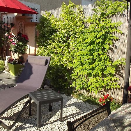 Mas De La Coucourde Bed & Breakfast Paluds de Noves Exterior photo