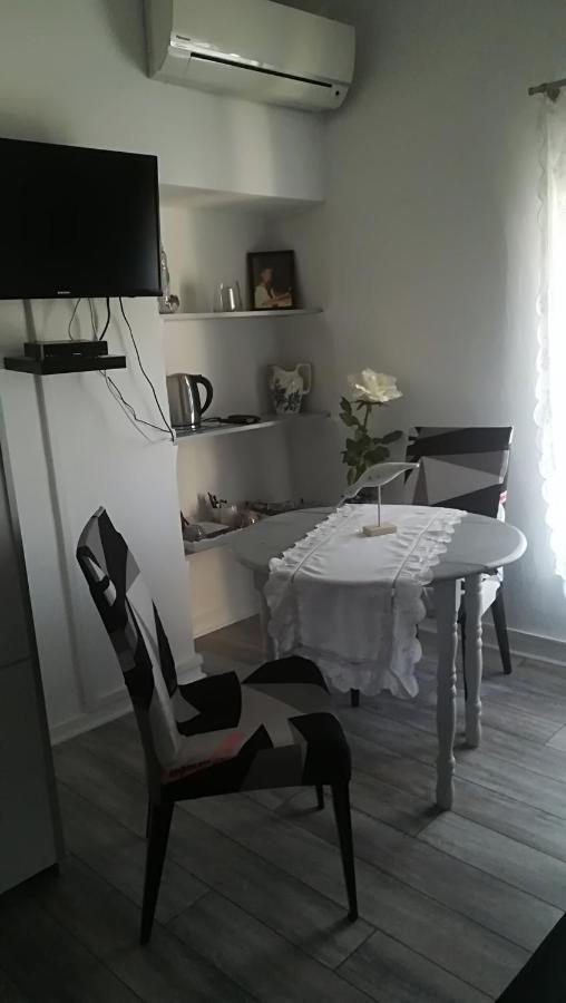 Mas De La Coucourde Bed & Breakfast Paluds de Noves Exterior photo