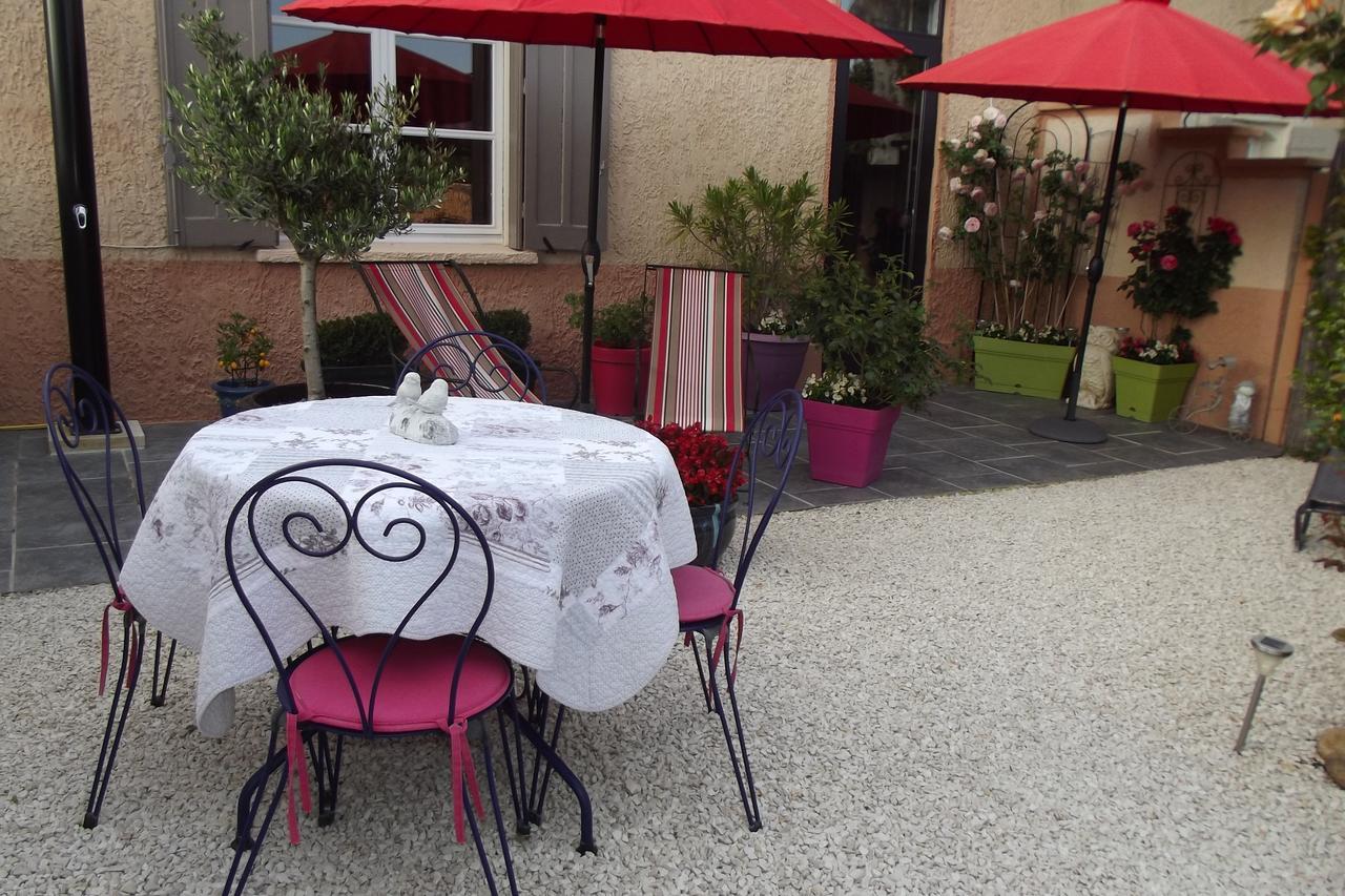 Mas De La Coucourde Bed & Breakfast Paluds de Noves Exterior photo