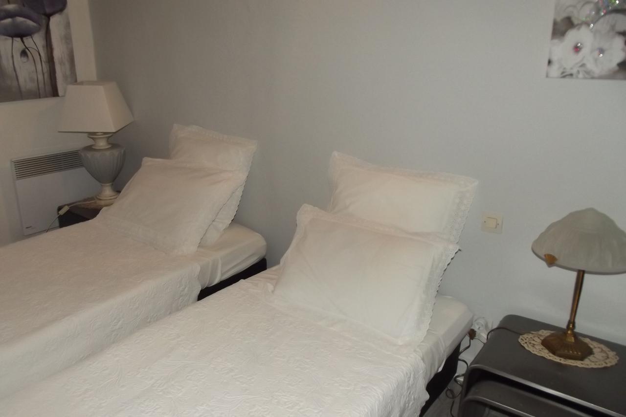 Mas De La Coucourde Bed & Breakfast Paluds de Noves Exterior photo